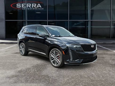 Certified 2023 Cadillac XT6 Sport w/ Technology Package AWD/4WD image 7