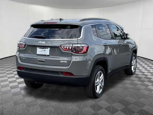 Used 2023 Jeep Compass Latitude AWD/4WD image 6