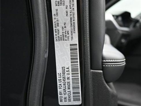 New 2025 Jeep Grand Cherokee L Laredo image 15