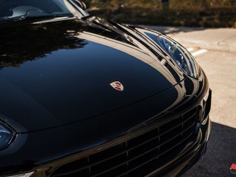 Used 2018 Porsche Cayenne Platinum Edition image 25