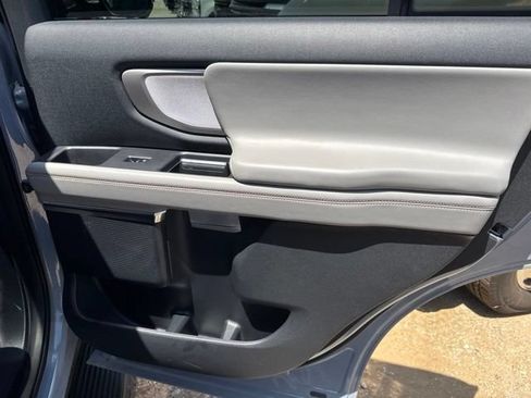Used 2025 Ford Expedition Active AWD/4WD image 15