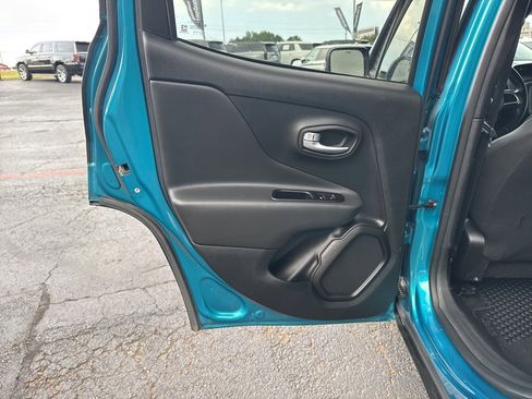 Used 2020 Jeep Renegade Trailhawk w/ Cold Weather Group image 31