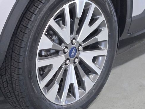 Used 2020 Ford Escape Titanium image 14