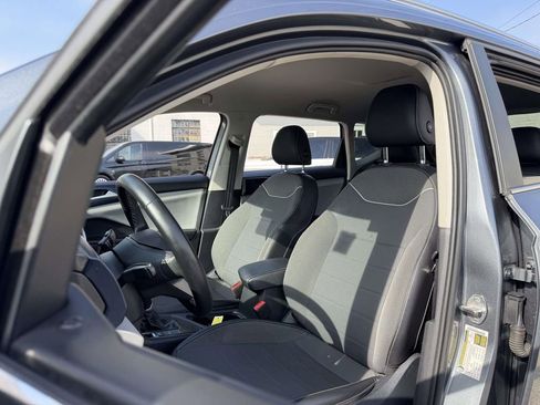 Used 2023 Volkswagen Taos SE FWD image 21