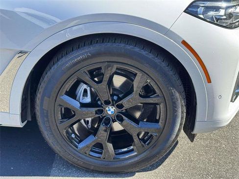 Used 2022 BMW X7 xDrive40i w/ Parking Assistance Package image 8