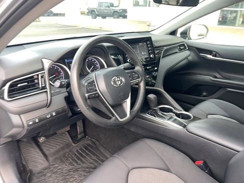 Used 2022 Toyota Camry LE image 14