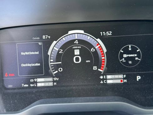 New 2026 Toyota Tundra Limited AWD/4WD image 22