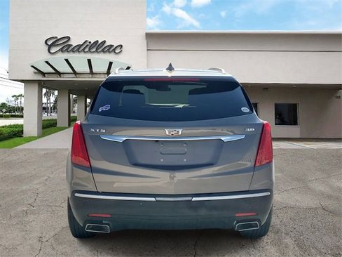 Used 2018 Cadillac XT5 Luxury w/ Driver Awareness Package image 4