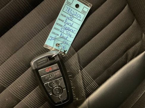 Used 2025 Ford Explorer ST-Line image 40