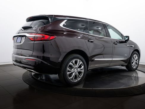Used 2021 Buick Enclave Avenir w/ Avenir Technology Package image 4