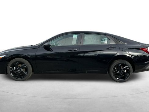 Used 2026 Hyundai Elantra Sport FWD image 3
