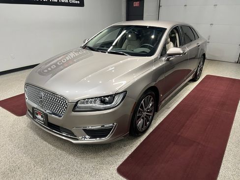 Used 2019 Lincoln MKZ Premiere image 4