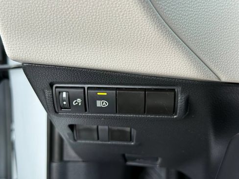 Used 2024 Toyota Corolla Cross L FWD image 16