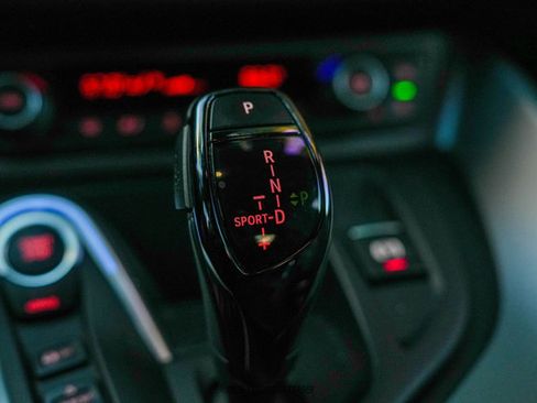 Used 2017 BMW i8 image 30