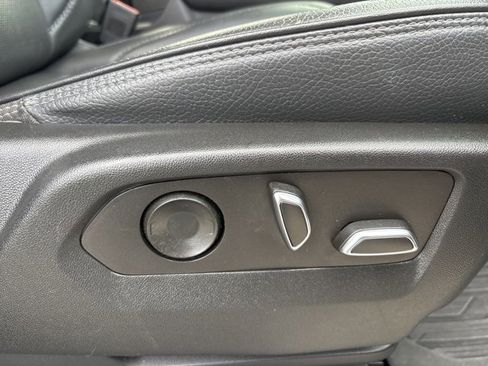 Used 2022 GMC Yukon XL Denali image 22