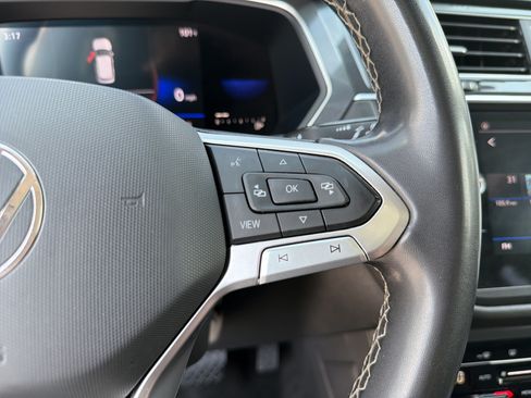 Used 2022 Volkswagen Tiguan SE FWD image 30