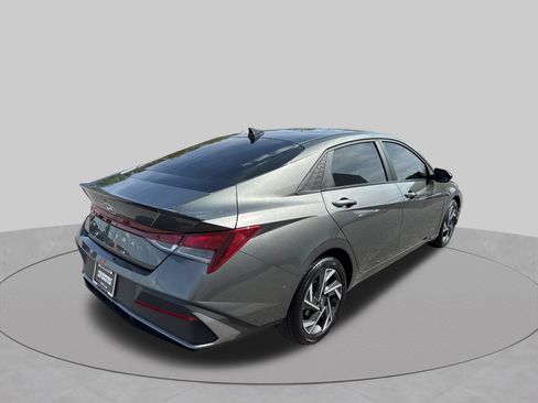 Certified 2025 Hyundai Elantra Sport FWD image 8
