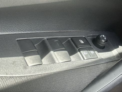 Used 2023 Toyota Corolla LE FWD image 28
