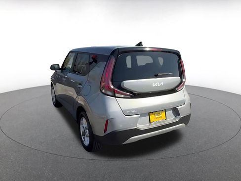 Used 2025 Kia Soul LX w/ LX Technology Package image 10