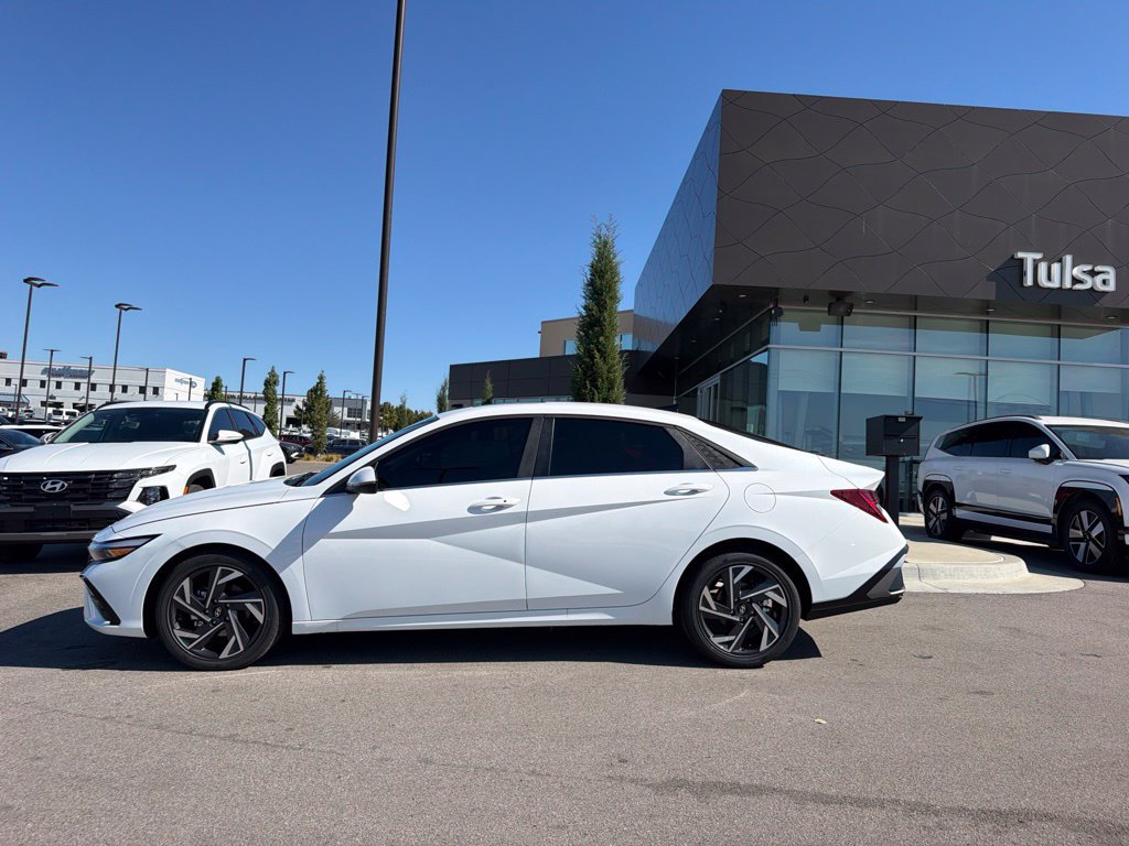 New 2026 Hyundai Elantra Limited FWD image 6