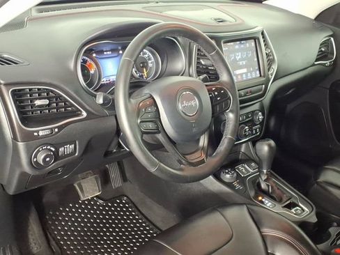 Used 2020 Jeep Cherokee Trailhawk w/ Cold Weather Group AWD/4WD image 18