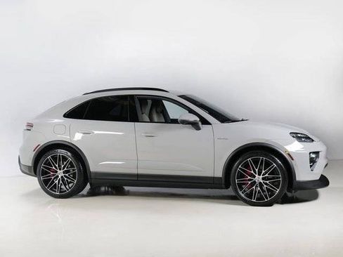 New 2026 Porsche Macan 4S Electric AWD/4WD image 8