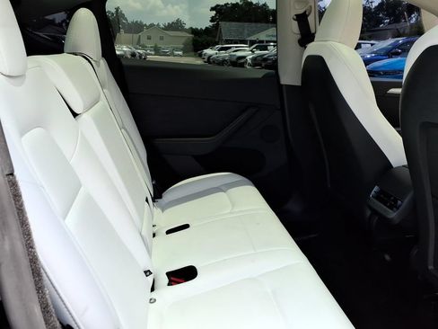 Used 2025 Tesla Model Y Performance AWD/4WD image 16