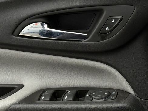 Certified 2024 Chevrolet Equinox LS image 20