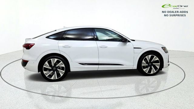 Used 2024 Audi Q8 e-tron Prestige w/ Prestige Package AWD/4WD image 10