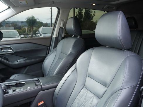 Certified 2023 Nissan Rogue Platinum w/ Platinum Premium Package image 16