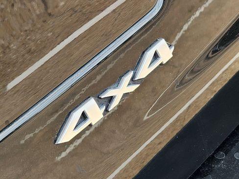 Used 2023 Jeep Grand Cherokee L Summit AWD/4WD image 19