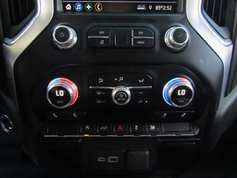 Used 2020 GMC Sierra 1500 SLE w/ SLE Value Package image 33