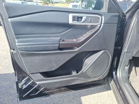Used 2020 Ford Explorer XLT w/ Equipment Group 202A AWD/4WD image 13