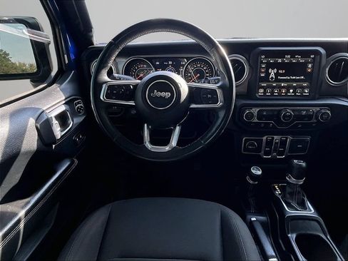Used 2018 Jeep Wrangler Unlimited Sahara AWD/4WD image 6