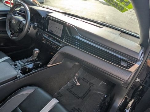 Used 2025 Toyota Camry SE FWD image 6