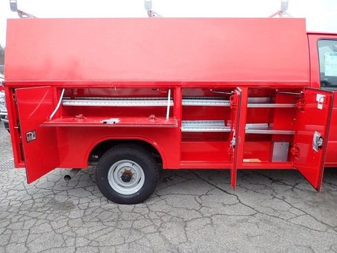 New 2026 Ford E-350 and Econoline 350 Super Duty w/ Interior Upgrade Package RWD image 9
