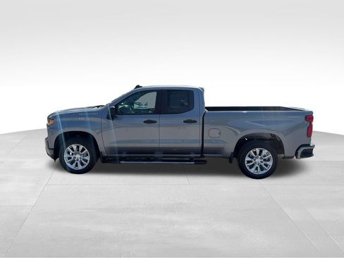 Used 2019 Chevrolet Silverado 1500 Custom w/ Custom Value Package AWD/4WD image 3