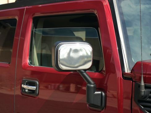 Used 2004 HUMMER H2 w/ Preferred Equipment Group AWD/4WD image 5