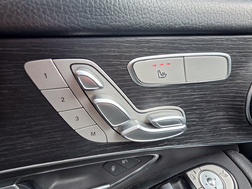 Used 2022 Mercedes-Benz GLC 300 image 12