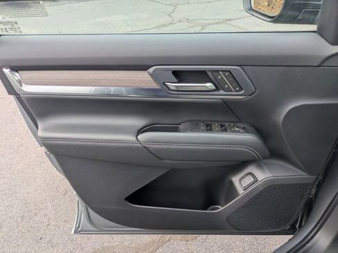 New 2026 GMC Terrain Denali w/ LPO, Floor Liner Package image 11