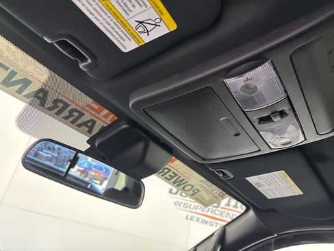 Used 2025 Nissan Frontier PRO-4X image 18