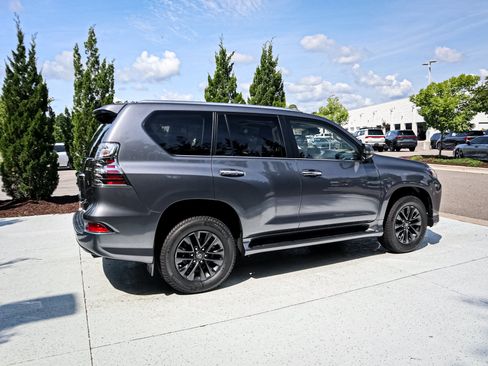 Used 2023 Lexus GX 460 Premium w/ Premium Package AWD/4WD image 11
