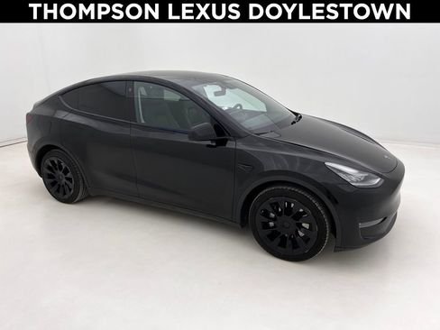 Used 2021 Tesla Model Y Long Range image 1
