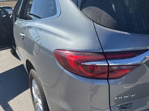 Used 2018 Buick Enclave Essence image 16