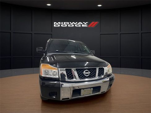 Used 2015 Nissan Titan SV image 5