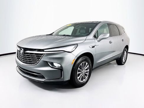 Used 2024 Buick Enclave Premium image 3