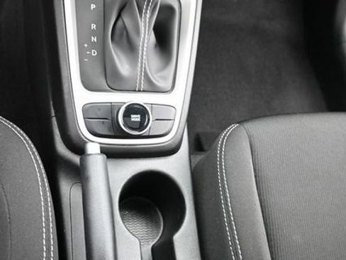 Used 2025 Hyundai Venue SEL FWD image 27