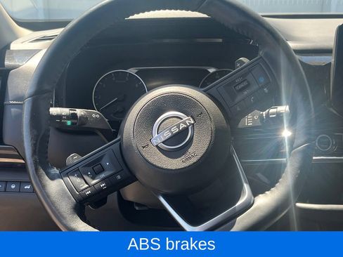Used 2024 Nissan Pathfinder SV AWD/4WD image 17