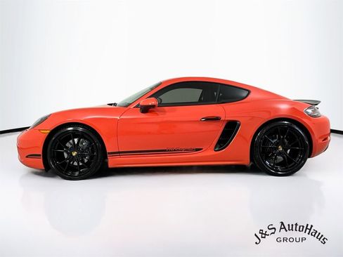 Used 2022 Porsche 718 Cayman RWD image 4