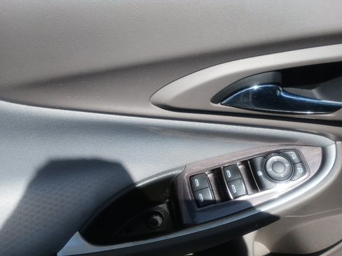 Used 2017 Chevrolet Malibu LS FWD image 17